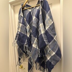 Brand new, women’s wrap with Hood. ￼